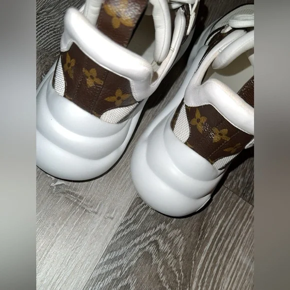 LV Archlight Sneaker - Picture 2 of 5